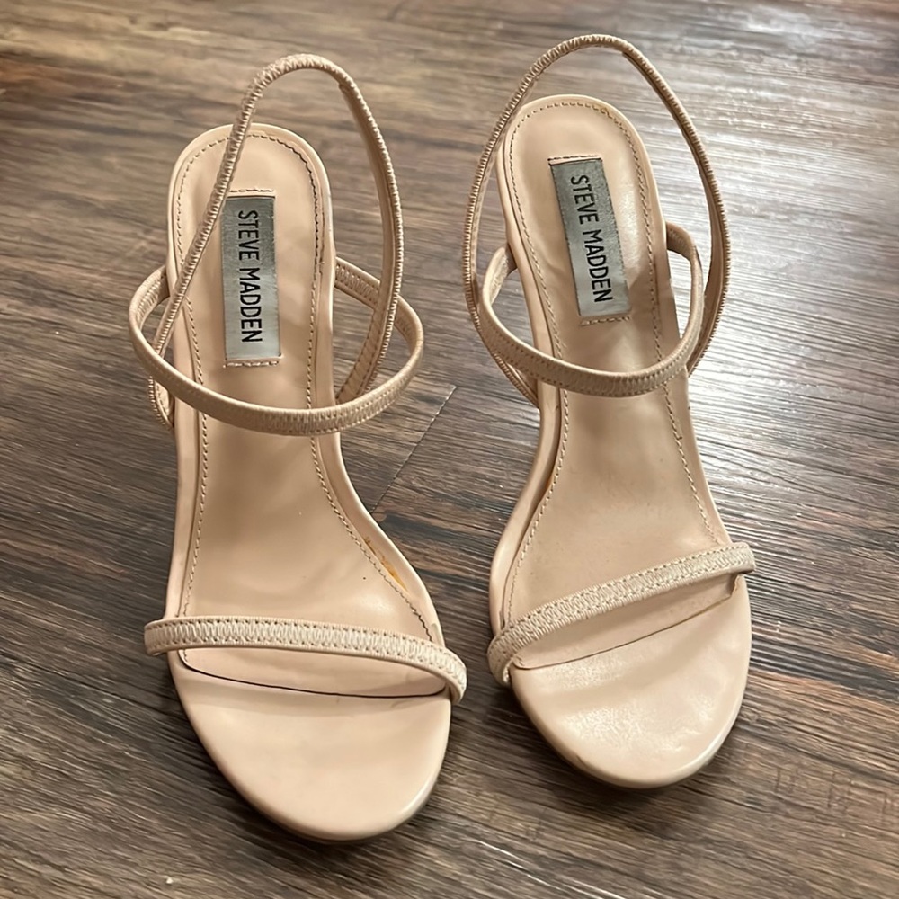 Steve Madden nude heels 6.5